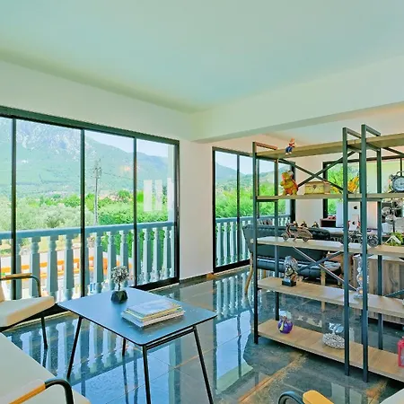 Villa Xclusive