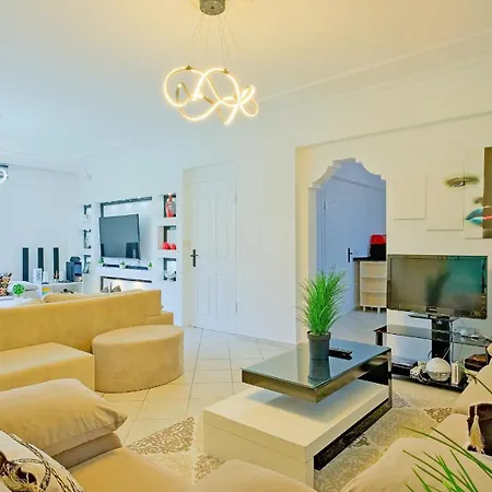 Xclusive Villa *